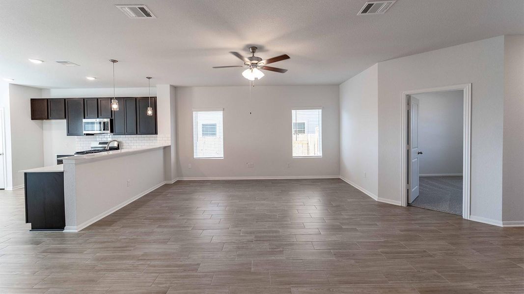 Spacious, unfurnished interior of a new home in Briarwood, Elgin (Image 13).