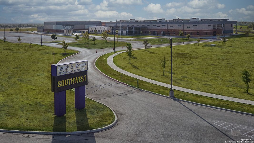 Community amenities in Vida 50', San Antonio (Image 3).