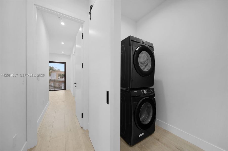 Furnished interior view inside a new home in , Fort Lauderdale (Image 9).