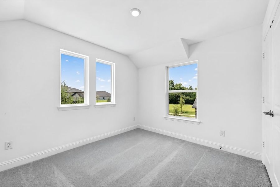 Spacious, unfurnished interior of a new home in South Oak, Oak Point (Image 23). Spacious, unfurnished interior of a new home in South Oak, Oak Point (Image 23).