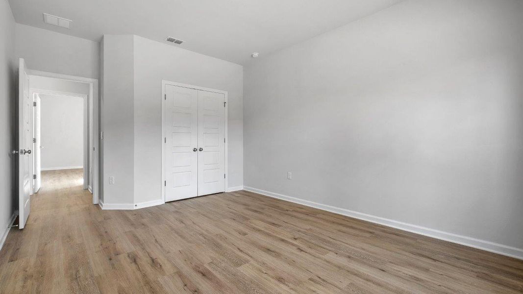 Spacious, unfurnished interior of a new home in Greystone, Crawfordville (Image 31).