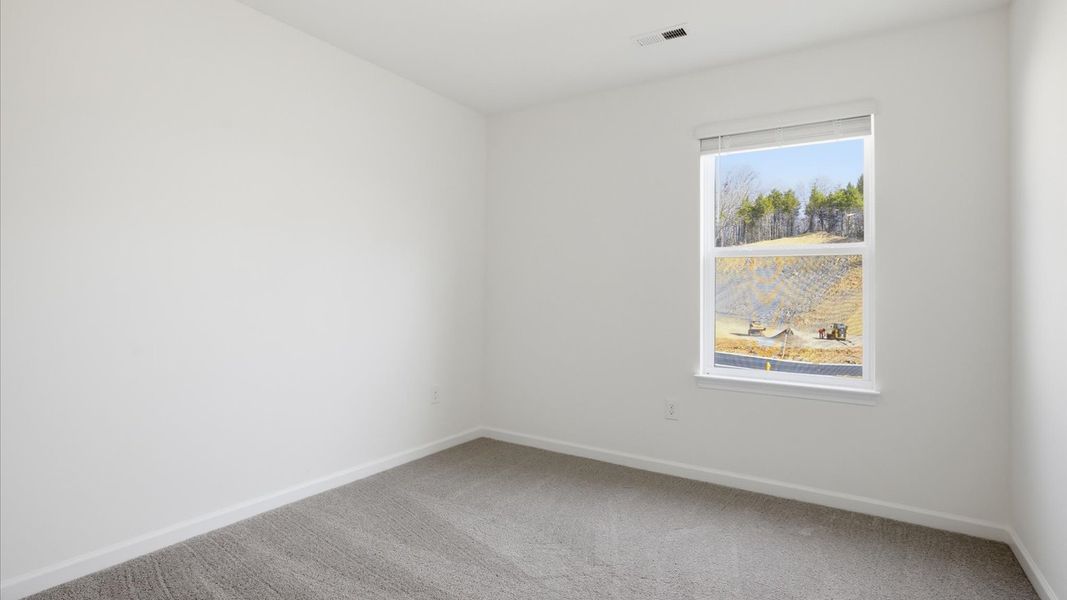 Spacious, unfurnished interior of a new home in Cherokee Crossing, Kodak (Image 20).
