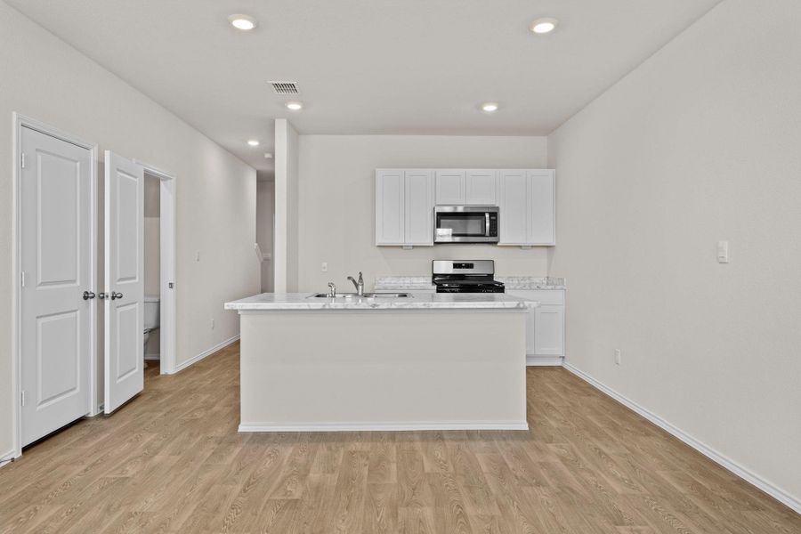 Furnished interior view inside a new home in Bollinger, Maxwell (Image 7).