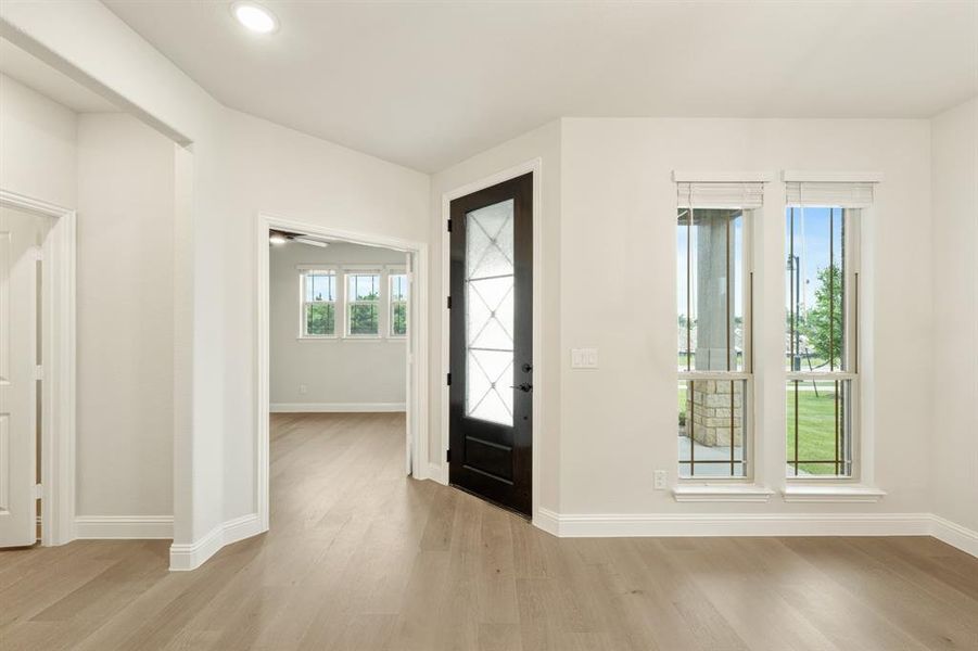 Spacious, unfurnished interior of a new home in The Retreat at North Grove 70-75, Waxahachie (Image 34). Spacious, unfurnished interior of a new home in The Retreat at North Grove 70-75, Waxahachie (Image 34).