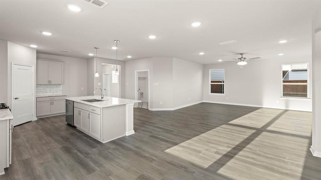 18. 1114 Falls Rush - Dining (2)