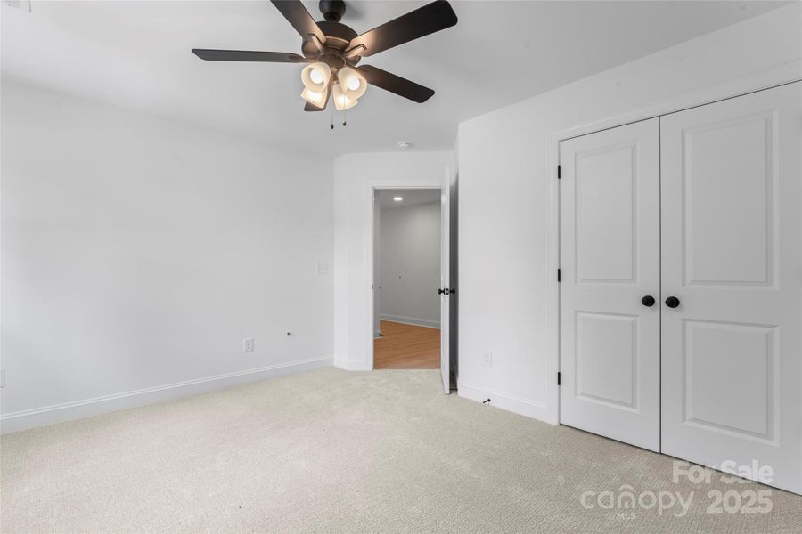 Spacious, unfurnished interior of a new home in , Harrisburg (Image 19).