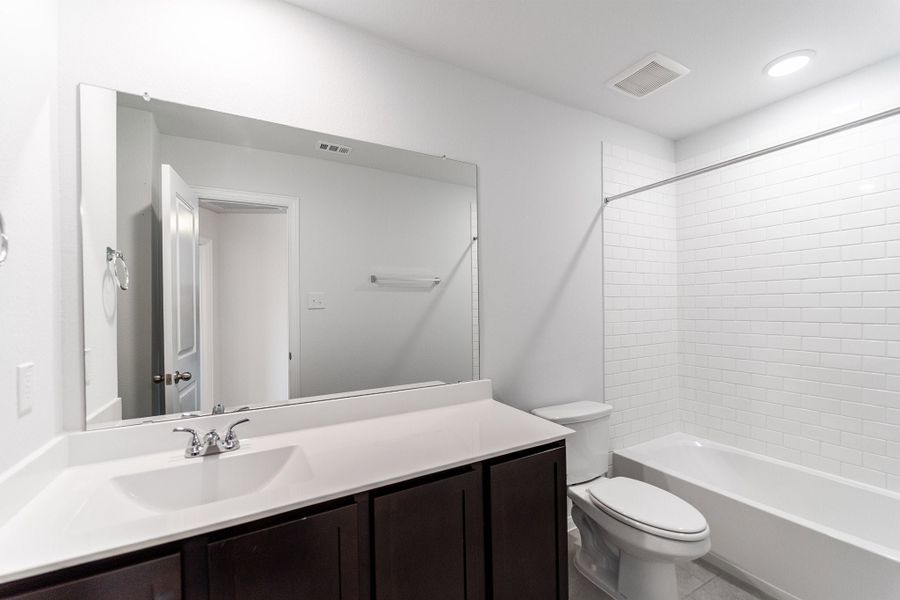 Furnished interior view inside a new home in Briarwood, Elgin (Image 9).
