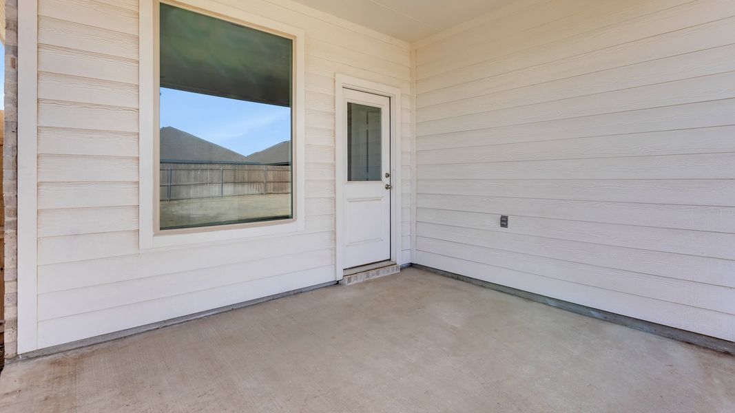 Exterior details and patio area of a home in Allen Farms, Lubbock (Image 3).