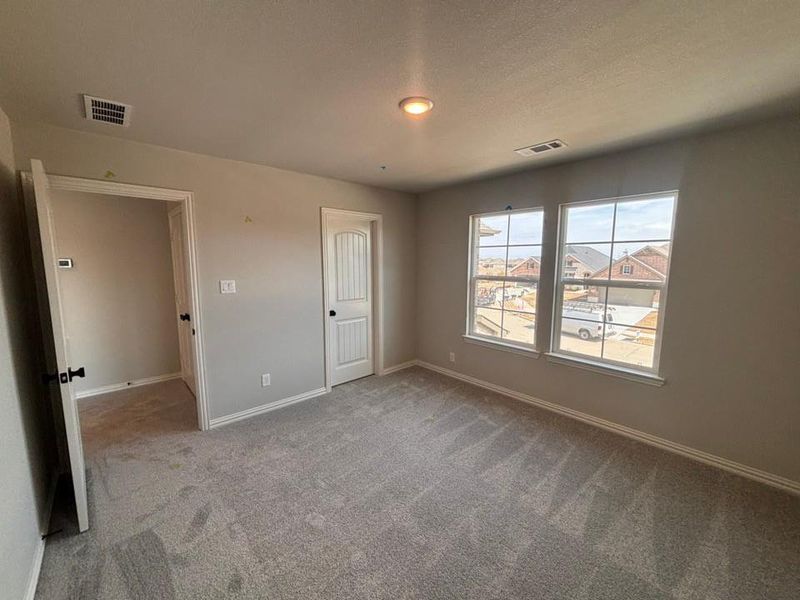Spacious, unfurnished interior of a new home in Northstar, Haslet (Image 14).