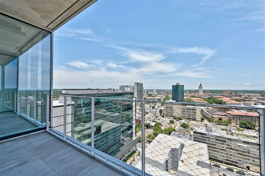 Enjoy panoramic views of Downtown Austin and the University of Texas Tower from your private balcony—perfect for morning coffee or evening sunsets.