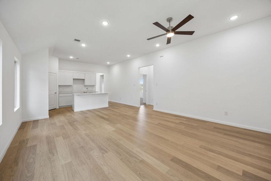 Spacious, unfurnished interior of a new home in Riviera Pines, Huffman (Image 17).