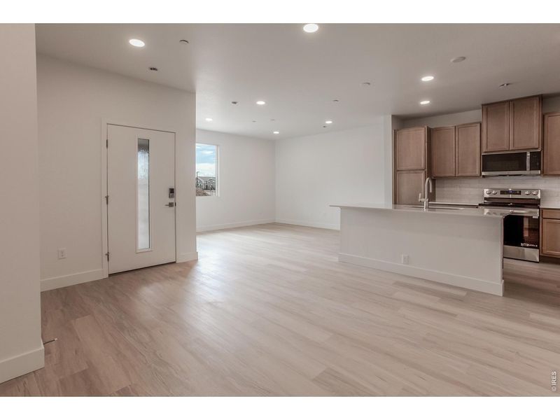 Spacious, unfurnished interior of a new home in , Timnath (Image 18).