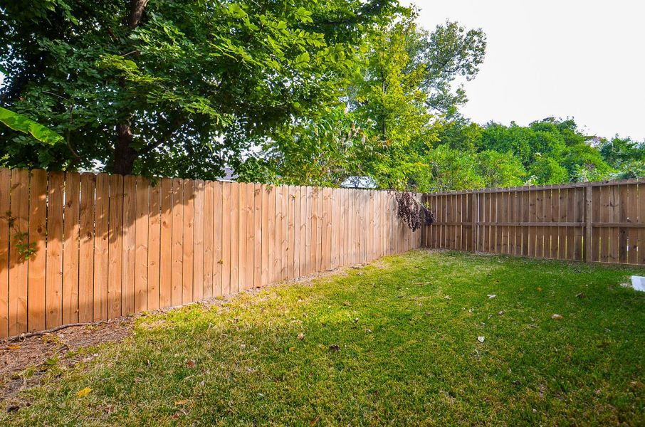 Want an easy-care yard for pets, play, or weekend BBQs? Fully fenced and ready to enjoy. Want an easy-care yard for pets, play, or weekend BBQs? Fully fenced and ready to enjoy.