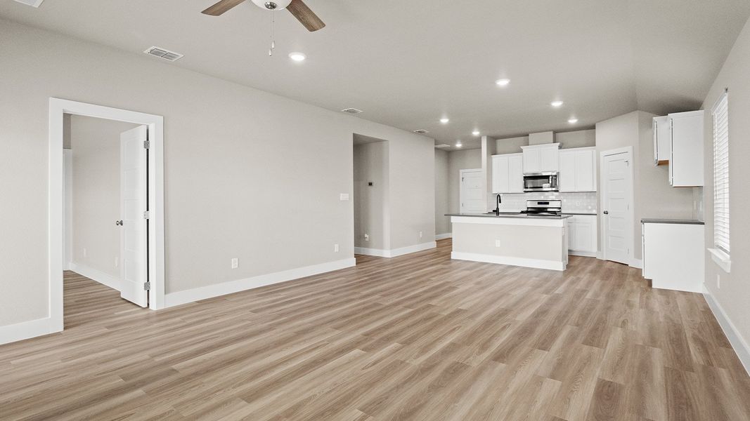 Spacious, unfurnished interior of a new home in The Islands of Rockport, Rockport (Image 13).