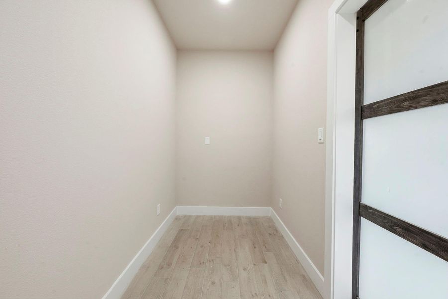Spacious, unfurnished interior of a new home in , Franklin (Image 22).