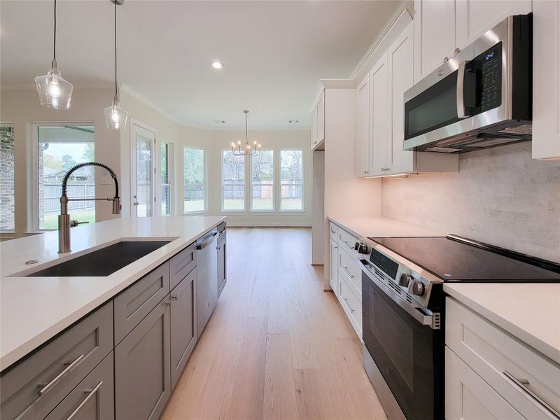Furnished interior view inside a new home in , Conroe (Image 10).