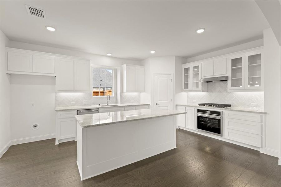 09. 12710 Meadow Glen - Kitchen (2) 09. 12710 Meadow Glen - Kitchen (2)