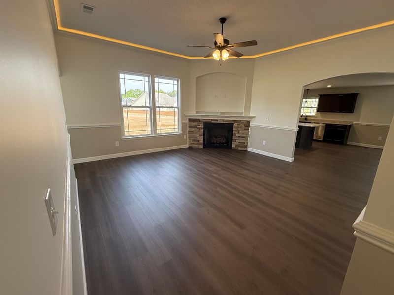 Spacious, unfurnished interior of a new home in Mills Gin, Campobello (Image 3).