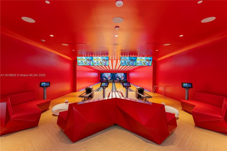 Community amenities in The Estates at Acqualina, Sunny Isles Beach (Image 13).