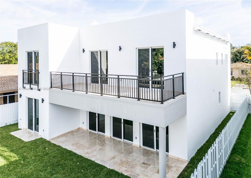 Furnished interior view inside a new home in , Miami (Image 11).