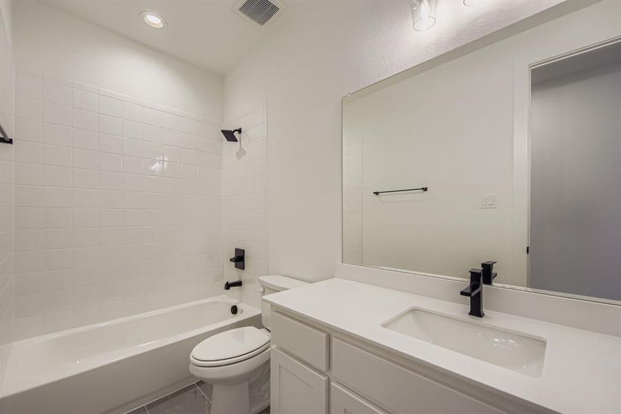 Furnished interior view inside a new home in , Midlothian (Image 6).