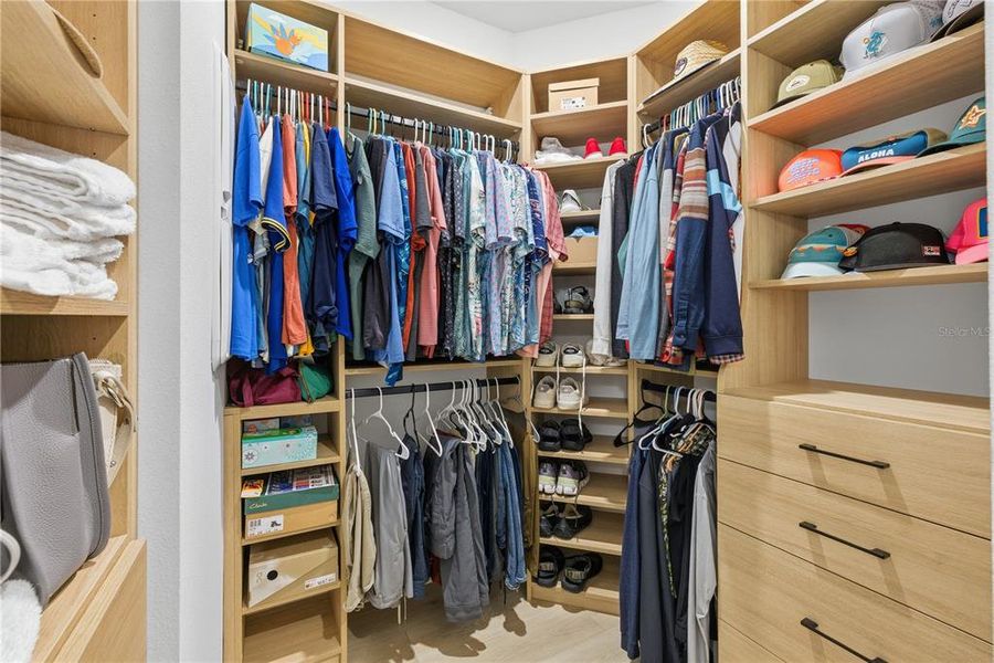 Close-up of interior finishes inside a home in , Bradenton (Image 20). Close-up of interior finishes inside a home in , Bradenton (Image 20).