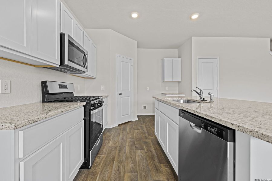 Furnished interior view inside a new home in Redbird Ranch, San Antonio (Image 5). Furnished interior view inside a new home in Redbird Ranch, San Antonio (Image 5).