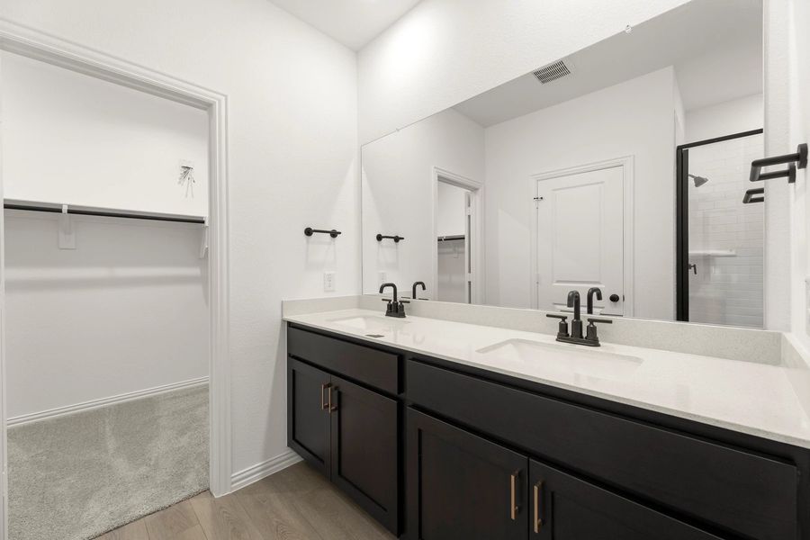 Primary Bathroom featuring the Oxford Collection