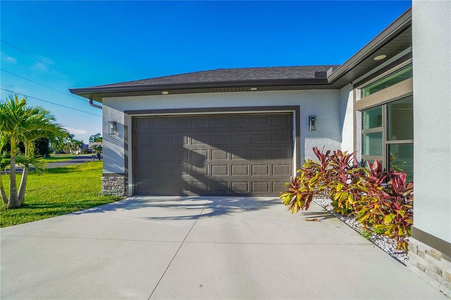 Exterior details and patio area of a home in , Rotonda West (Image 3). Exterior details and patio area of a home in , Rotonda West (Image 3).