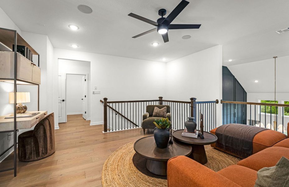 Representative furnished interior of a home built from the Hillsboro by Pulte Homes in Crescent Bluff, Georgetown (Image 19).