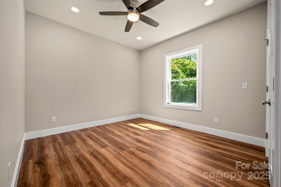 Spacious, unfurnished interior of a new home in , Hendersonville (Image 10).