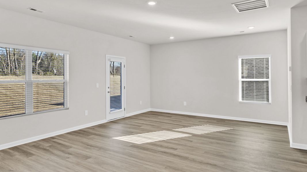 Spacious, unfurnished interior of a new home in Bailey Park, Fayetteville (Image 16).