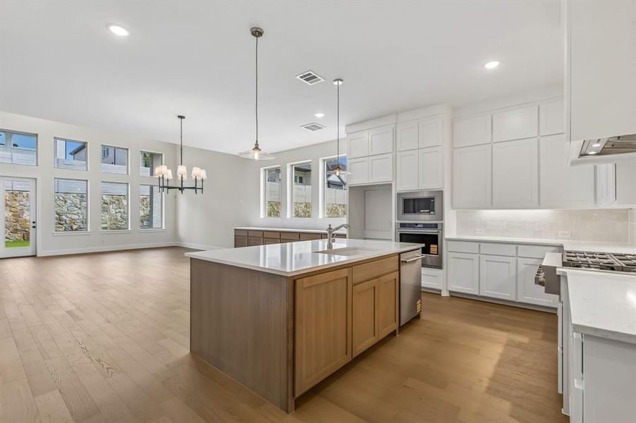 Your inner chef will come alive in this dream kitchen! Your inner chef will come alive in this dream kitchen!