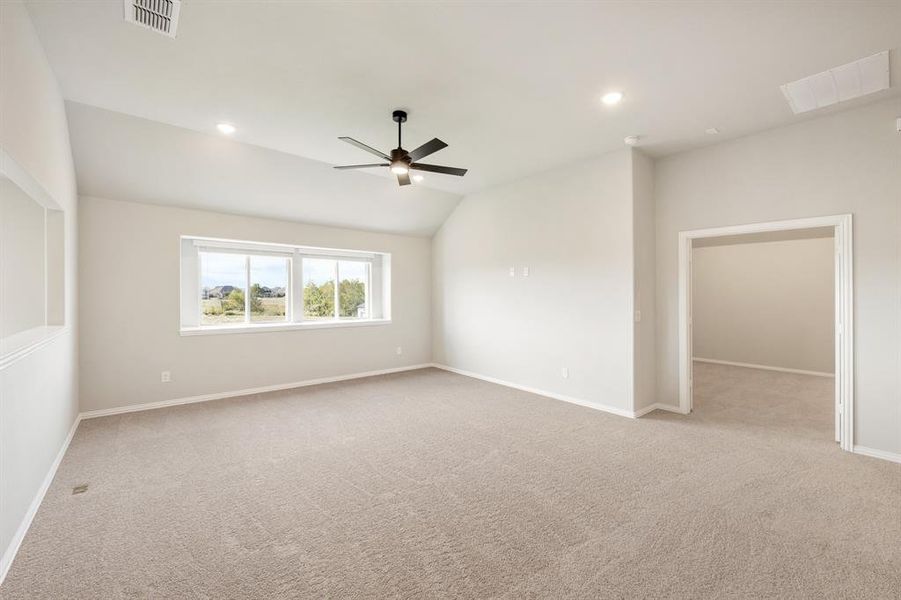 Spacious, unfurnished interior of a new home in Sonoma Verde, McLendon-Chisholm (Image 21).