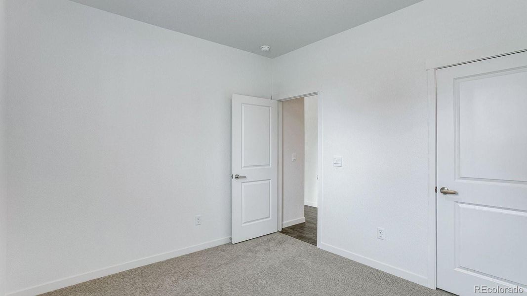 Spacious, unfurnished interior of a new home in Hansen Farm, Fort Collins (Image 15).