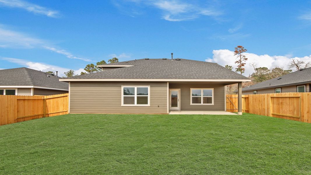 Exterior details and patio area of a home in Chapel Lakes, Montgomery (Image 3).