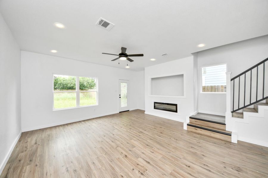 Spacious, unfurnished interior of a new home in , Houston (Image 25).