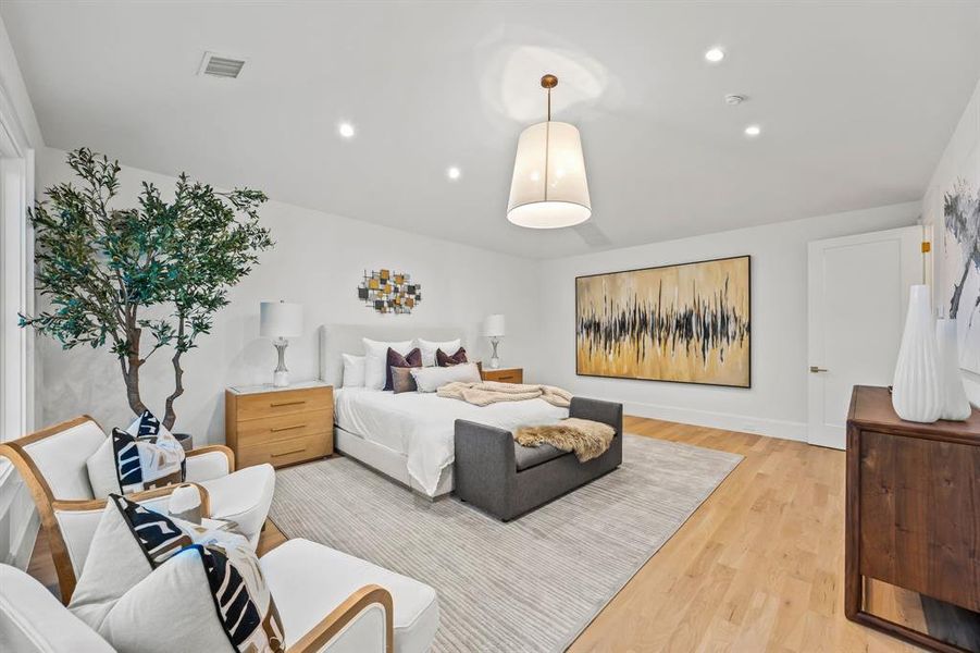 Furnished interior view inside a new home in , Dallas (Image 30). Furnished interior view inside a new home in , Dallas (Image 30).