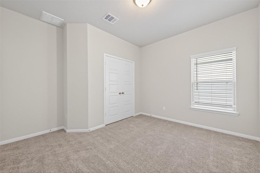 Spacious, unfurnished interior of a new home in Woodland Lakes, Houston (Image 15).
