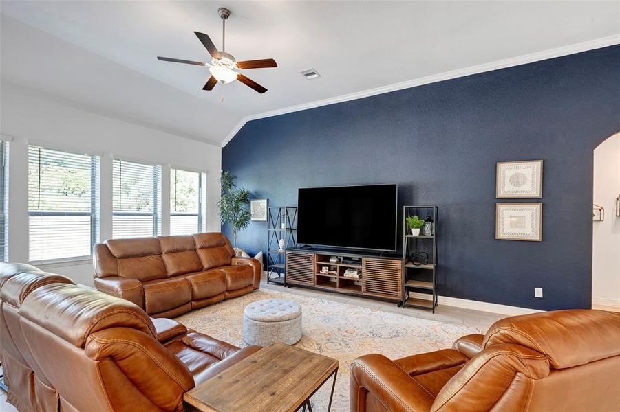 Tile floors, ceiling fan, lots of light and lots of space.