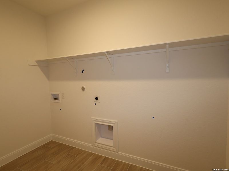 Spacious, unfurnished interior of a new home in Everly Estates, San Antonio (Image 16).