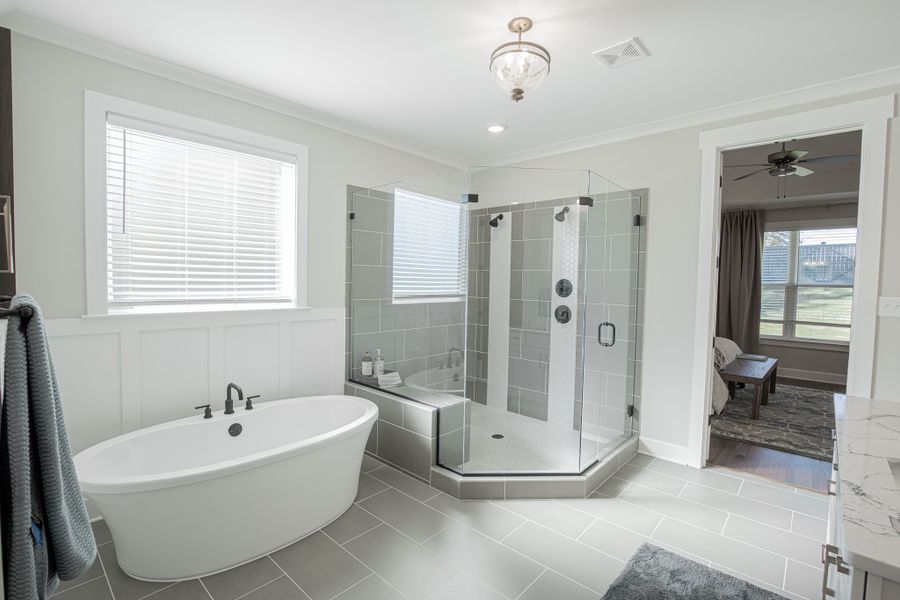 Representative furnished interior of a home built from the Huntington by Grant & Co in White Oak, Arlington (Image 14).