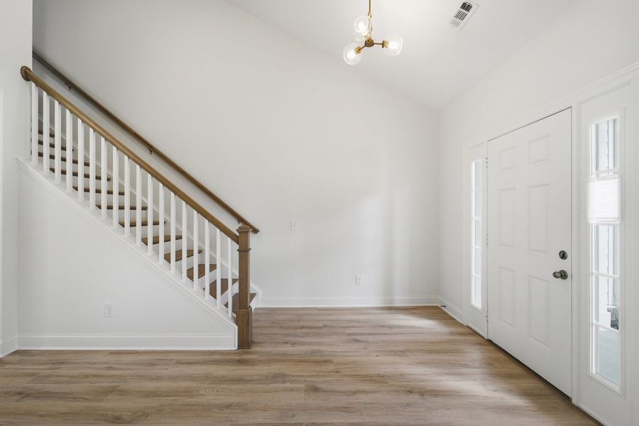 Spacious, unfurnished interior of a new home in Aden Woods, Fairview (Image 24).