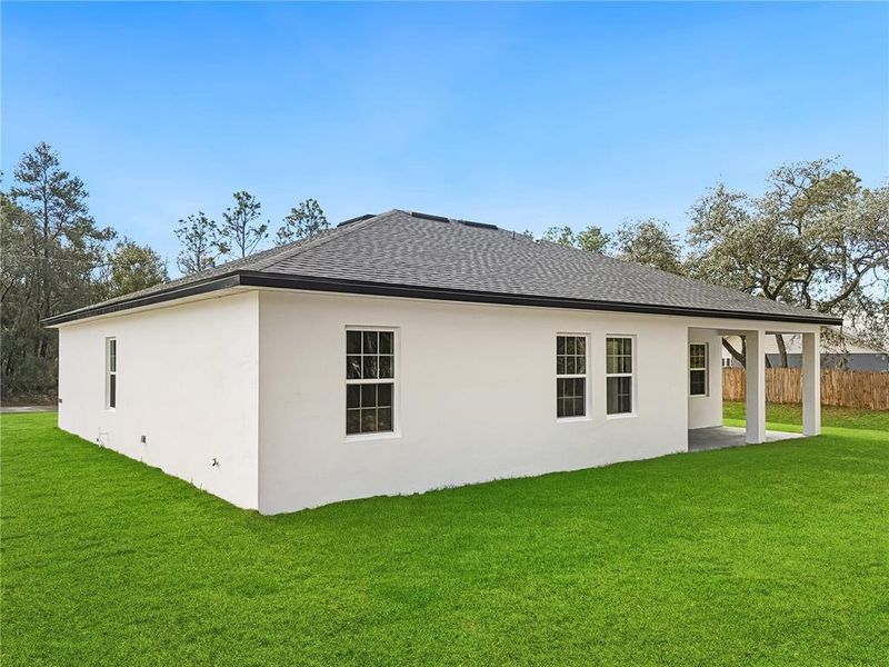 Exterior details and patio area of a home in , Ocala (Image 20). Exterior details and patio area of a home in , Ocala (Image 20).