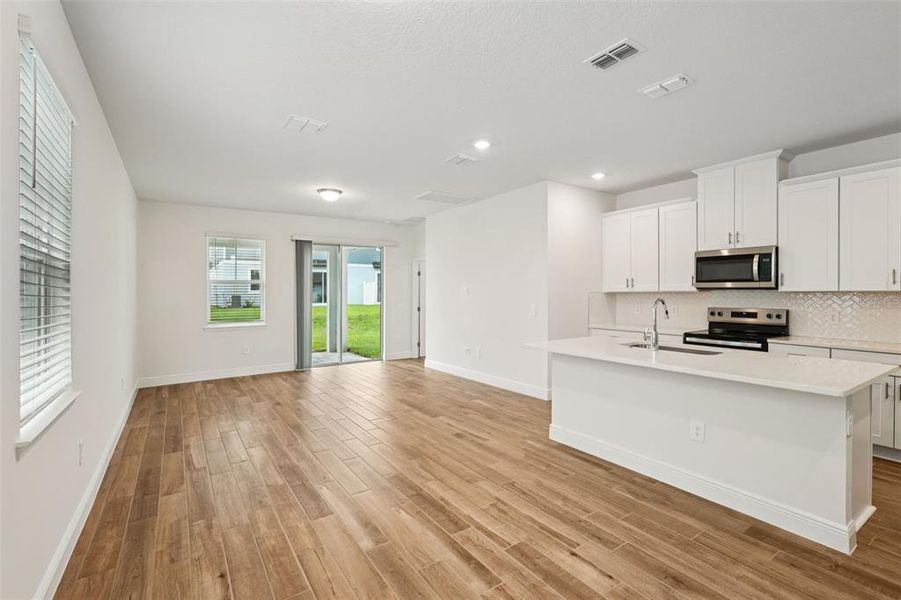 Spacious, unfurnished interior of a new home in Cyrene at Minneola, Minneola (Image 21).
