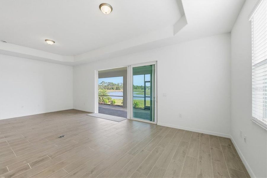 Spacious, unfurnished interior of a new home in Heritage Landing, Punta Gorda (Image 45).