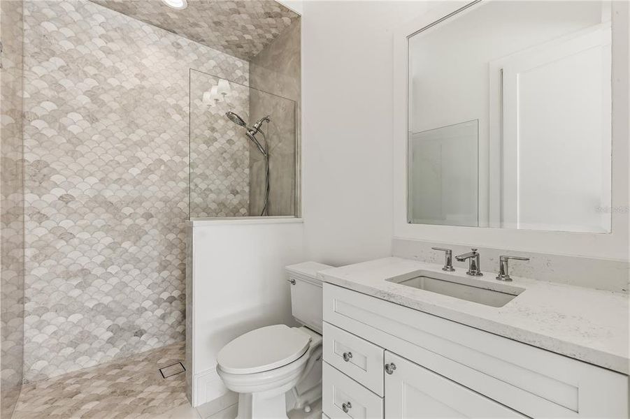 Furnished interior view inside a new home in , Boca Grande (Image 35).