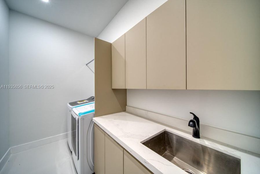 Image 87 of a home in .