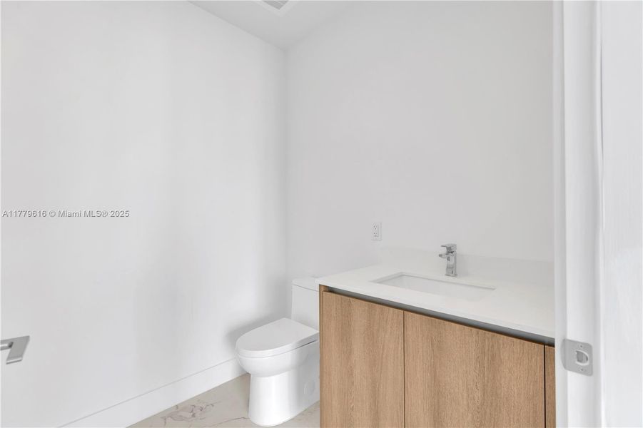 Image 18 of a home in .