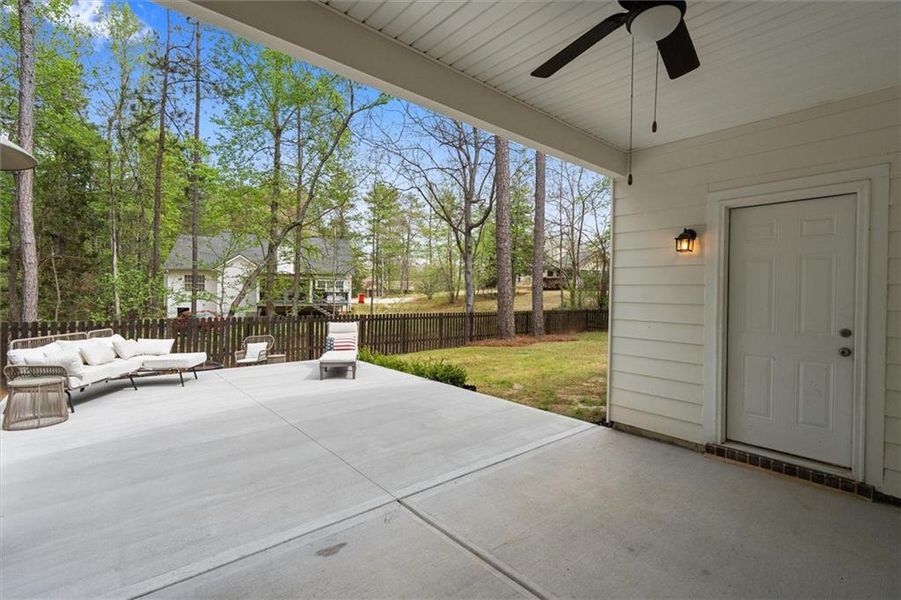 Exterior details and patio area of a home in Fairfield Plantation, Villa Rica (Image 36).
